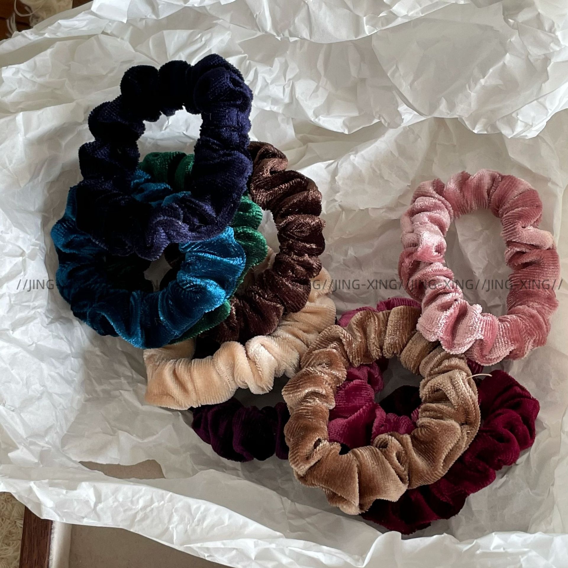Women's All Seasons Velvet Scrunchie Hairband Daily Use Solid Color