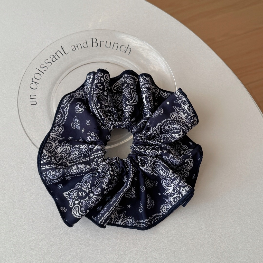 Women's Oversized Silk Scarf Hair Scrunchie Retro Black Nut Flower