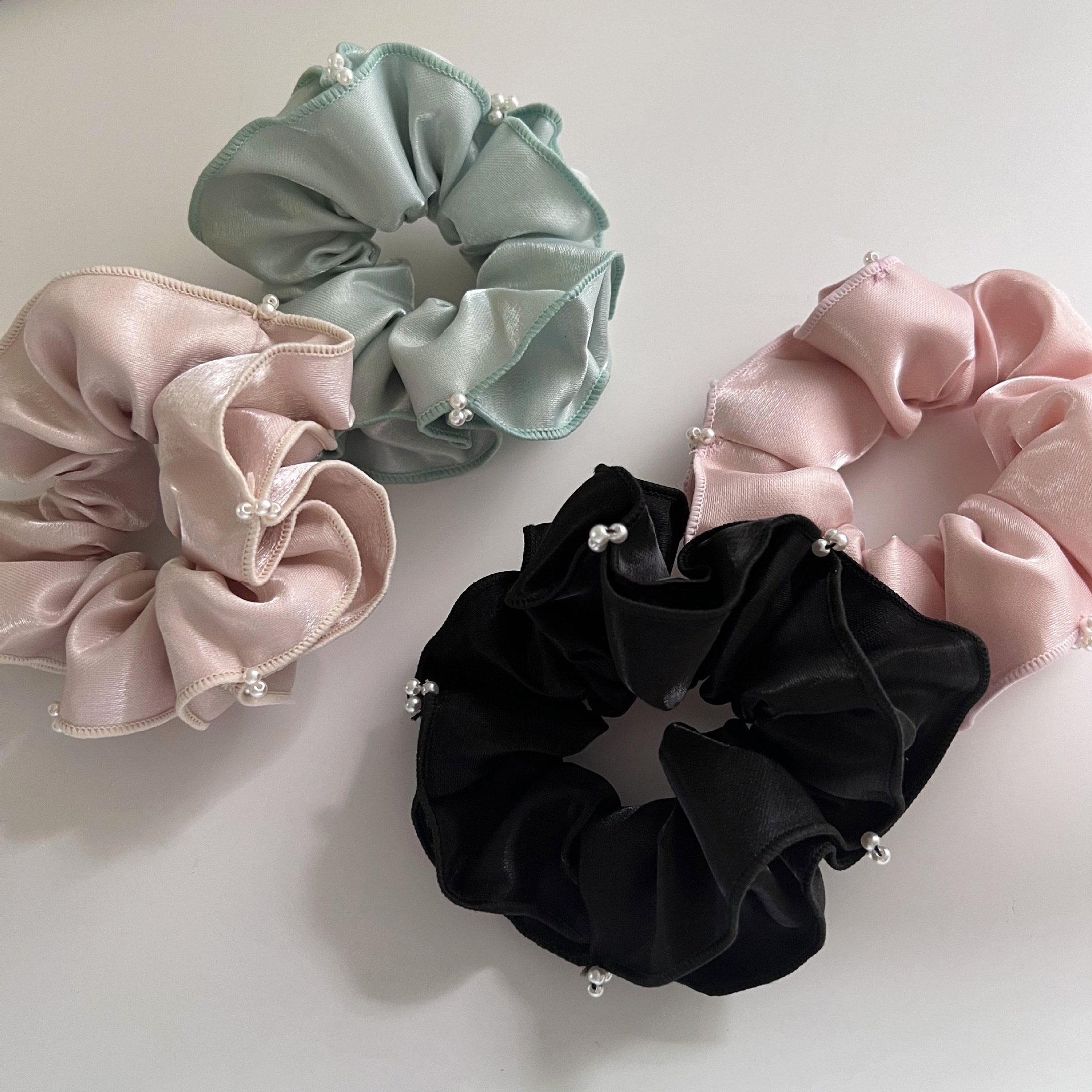 Women's Elegant French Pearl Ruffled Hair Tie Simple Bun Rope Solid Color