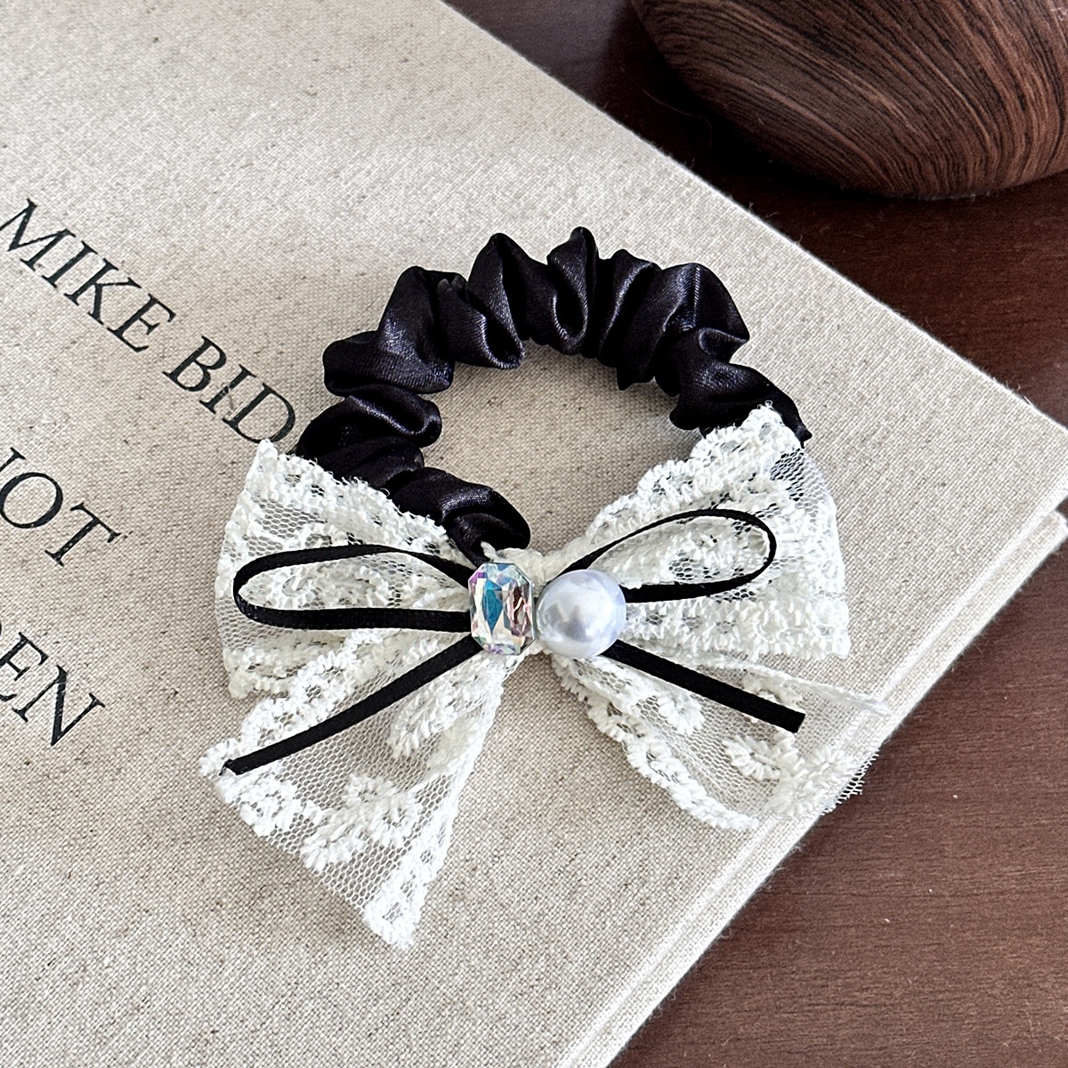 Women's Sweet Lace Bowknot Hair Tie Retro Embroidery Double Layer Hair Band