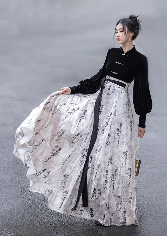 Women Daily Hanfu 2-Piece Velvet Blouse & Skirt Set Ink Black | HANFUBAO