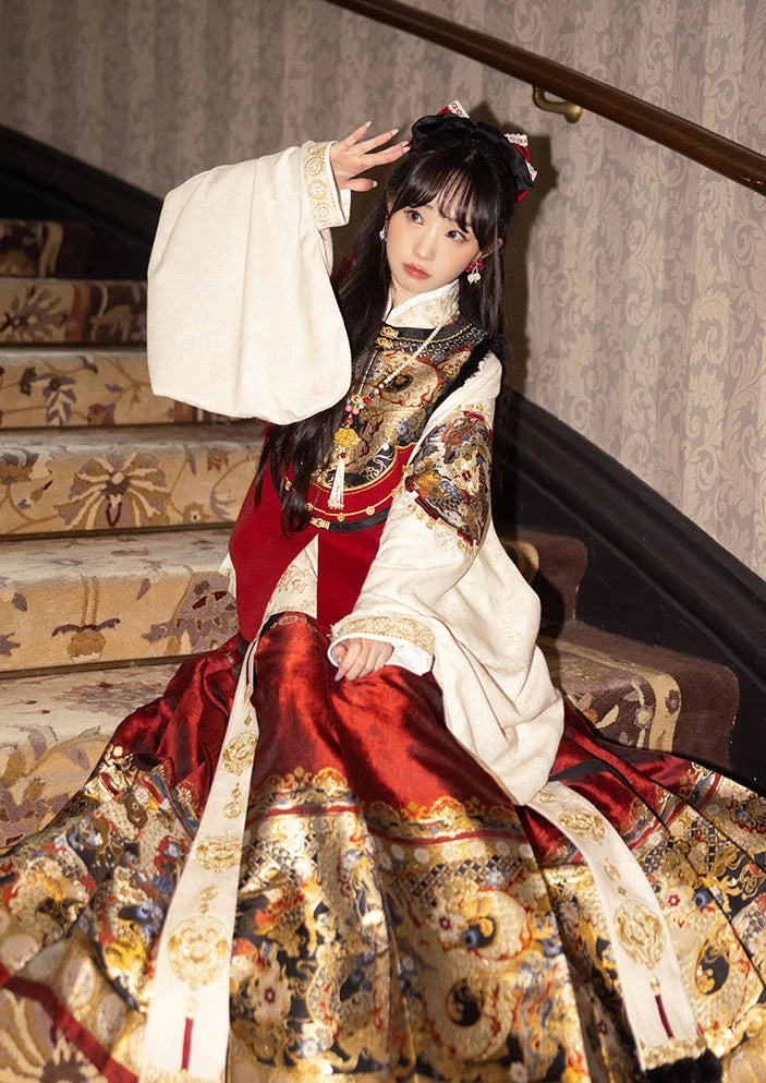 Women 4PCS Golden Dragon Embroidered New Year Ming Hanfu Set Plus Size| HANFUBAO