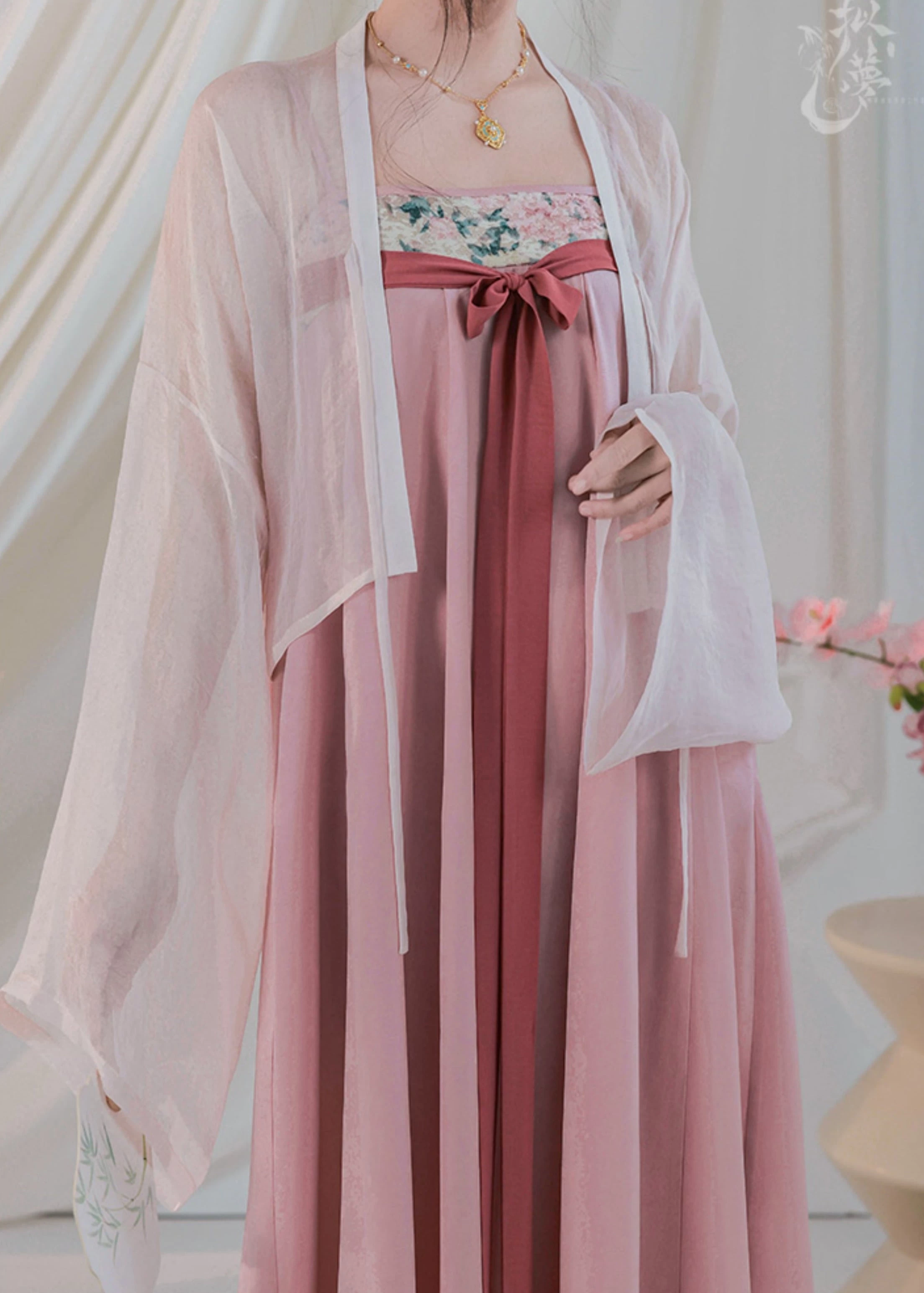 Women’s Modern Chiffon 2-Piece Daily Hanfu Set, Spring Bloom Floral | HANFUBAO