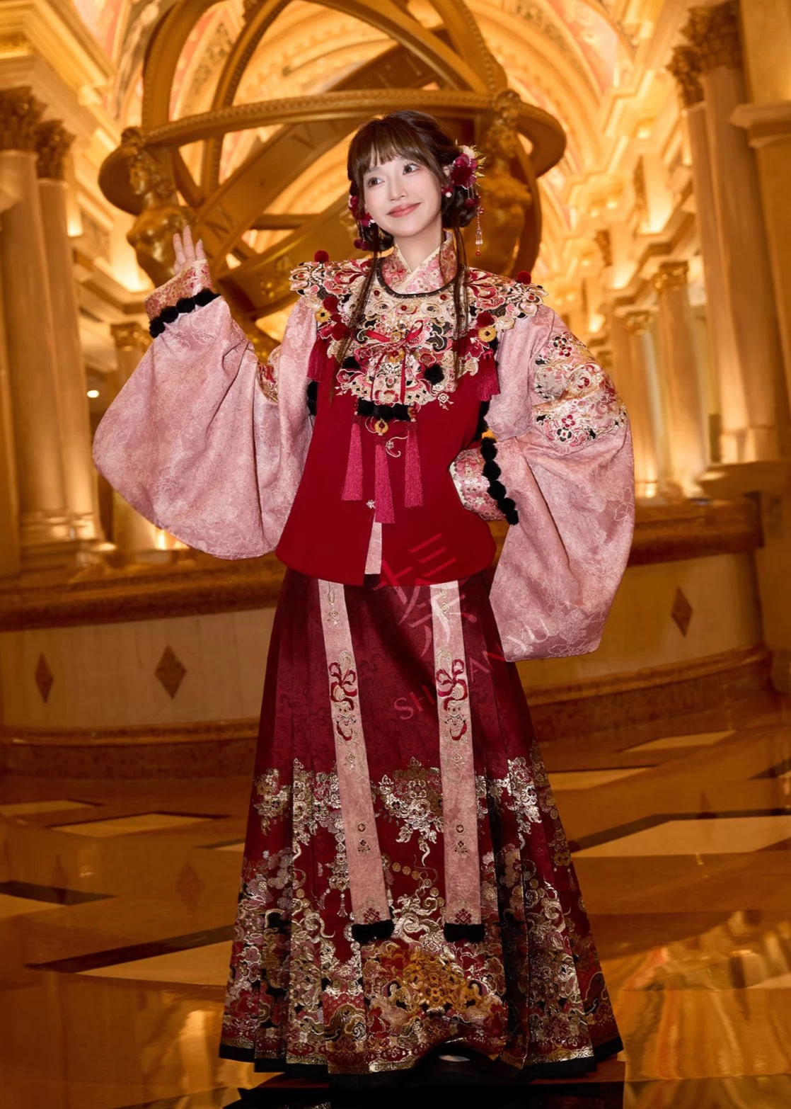 Women Modern Hanfu  Spirit Snake Embroidery Red | HANFUBAO