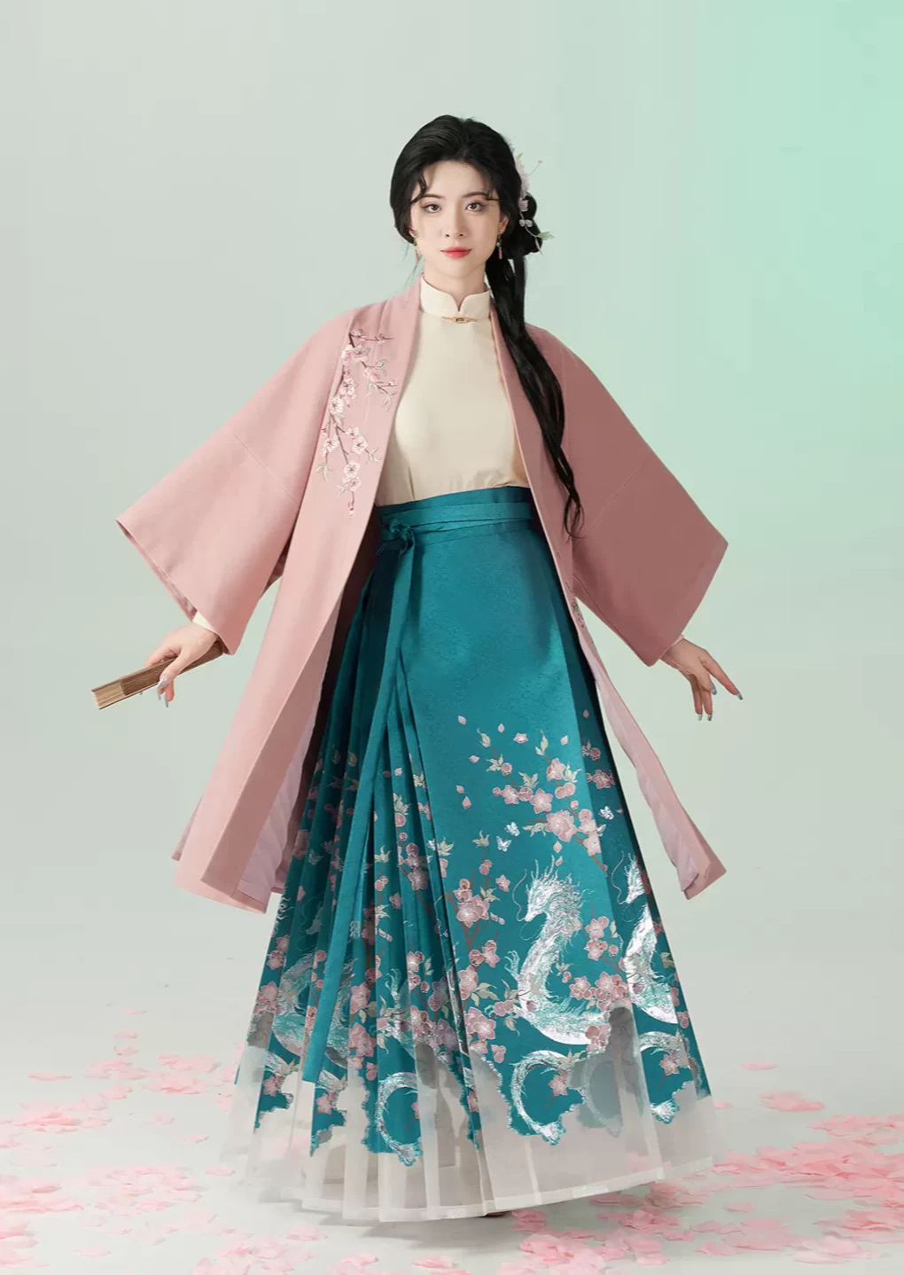 Women Modern Hanfu 3-Piece Chiffon Set Snow White Embroidery | HANFUBAO