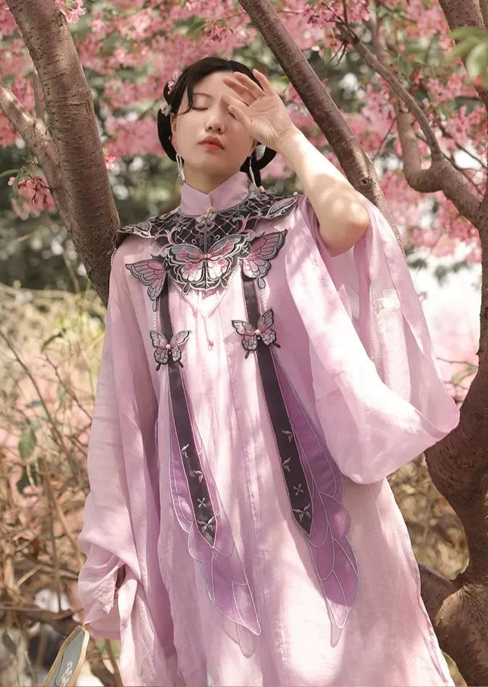 Unisex Hanfu Embroidered Butterfly Cloud Collar in  | HANFUBAO