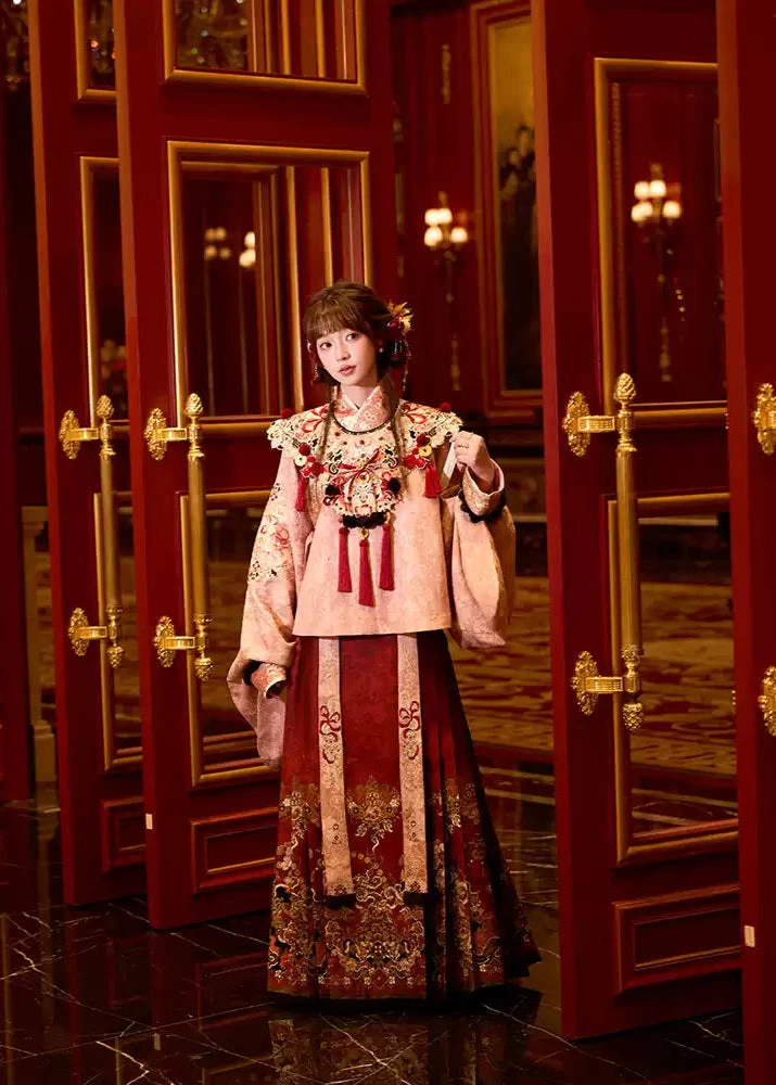 Women Modern Hanfu  Spirit Snake Embroidery Red | HANFUBAO