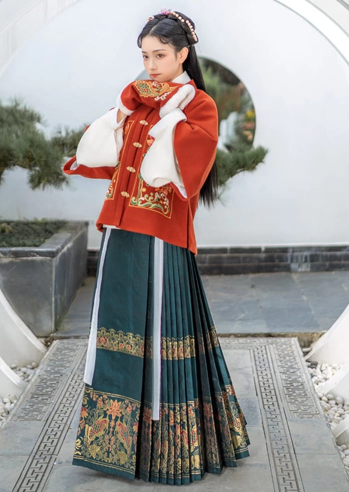 Women Ming Dynasty Ma Mian Hanfu Skirt Golden Floral Jacquard Plus Size | HANFUBAO