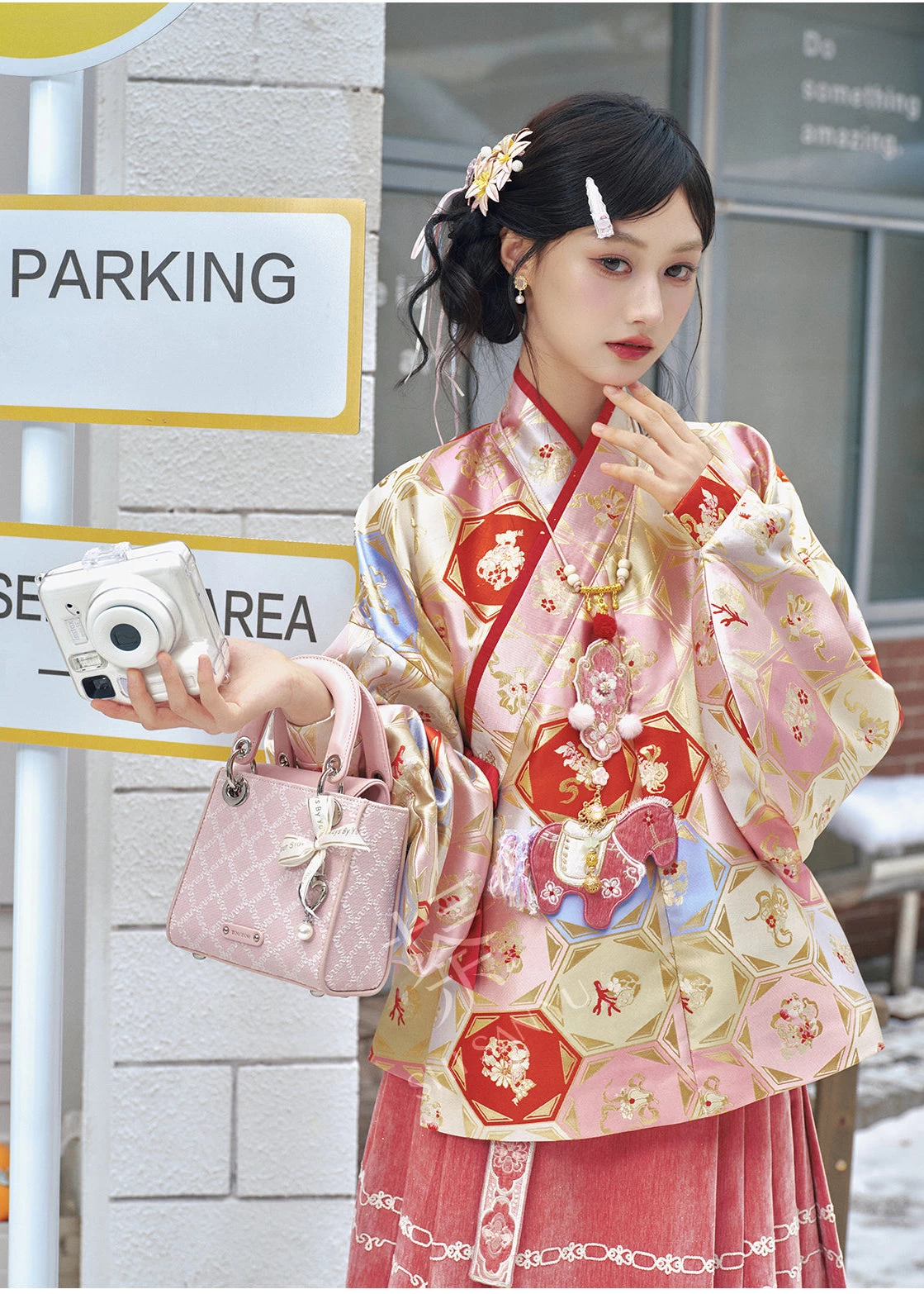 Women Modern Daily Hanfu Embroidered Pearl Cloud 4-Piece Set | HANFUBAO