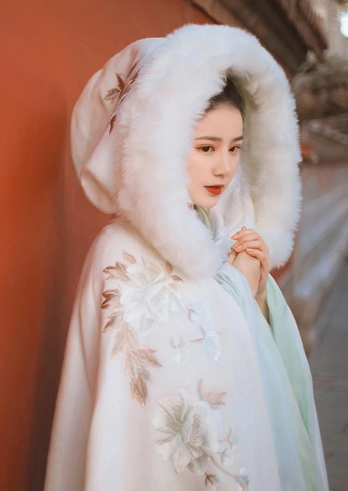 Women  Hanfu Hooded Cape White Peony Embroidery S-L | HANFUBAO