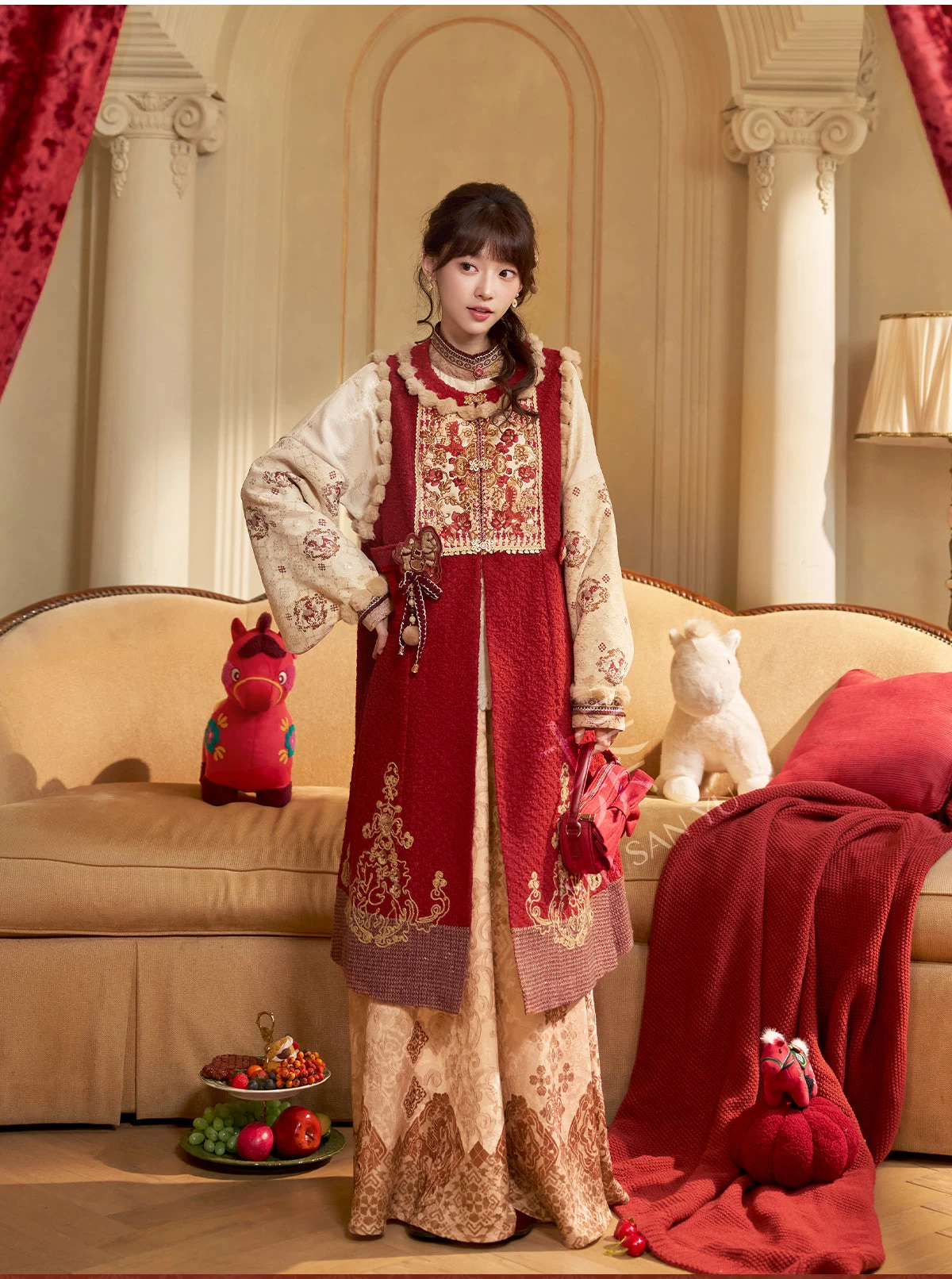 Women’s 4-Piece Daily Hanfu Set Crimson Steed Embroidered Plus Size | HANFUBAO