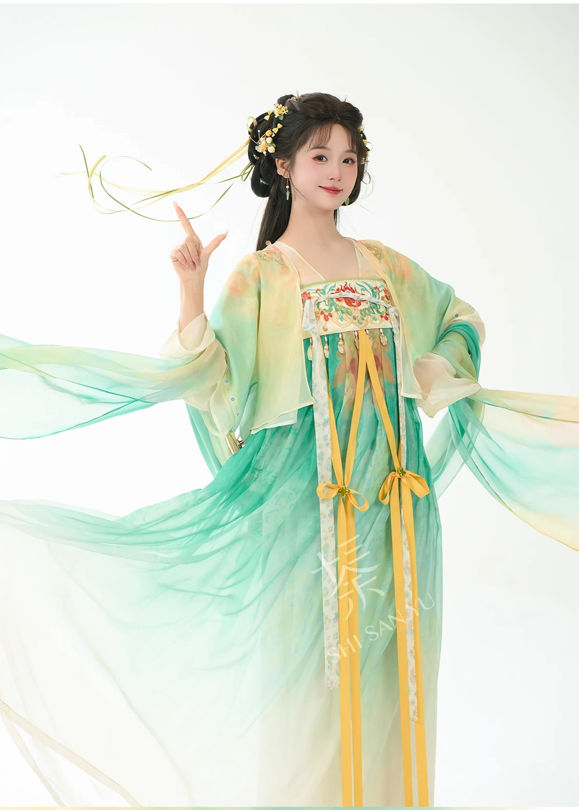 Women Modern Hanfu Set  Floral Embroidery| HANFUBAO
