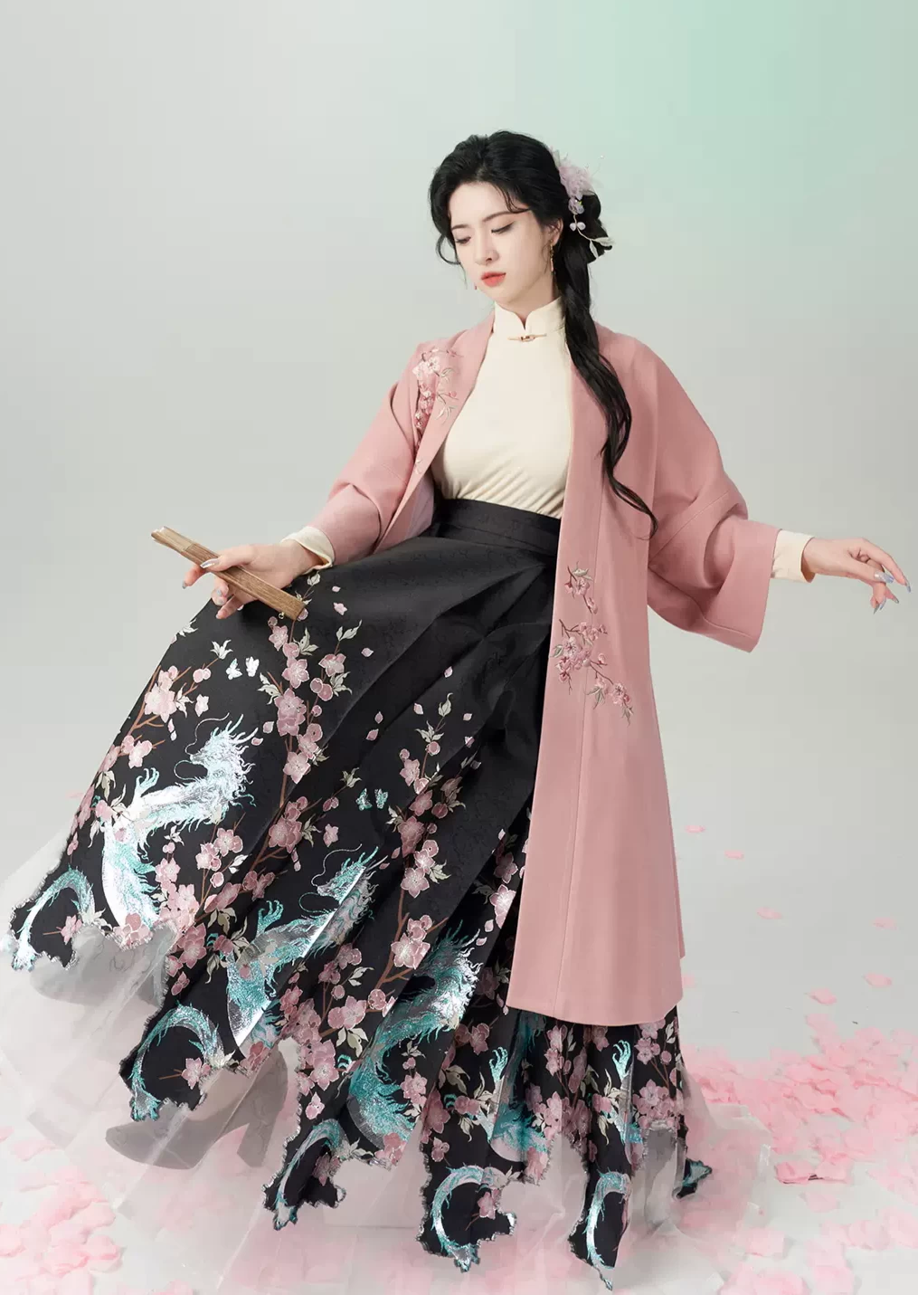 Women Modern Hanfu 3-Piece Chiffon Set Snow White Embroidery | HANFUBAO