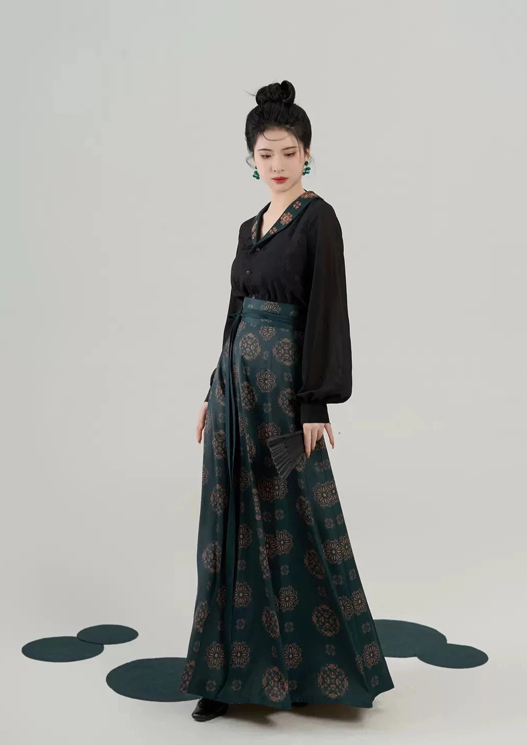 Women’s Modern Hanfu 2-Piece Top & Skirt Set Emerald Green| HANFUBAO