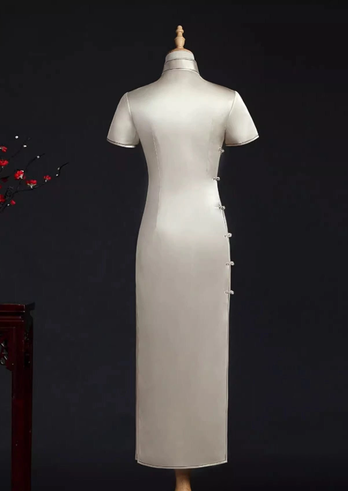 Women Modern Hanfu Silk Qipao Dress Champagne 130cm | HANFUBAO