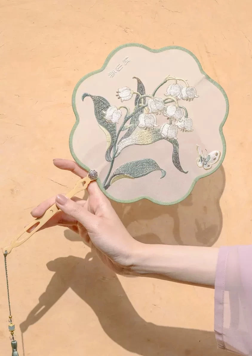 Women Bamboo Hand Fan 4-Color Valley Lily Embroidery Big 33cm| HANFUBAO