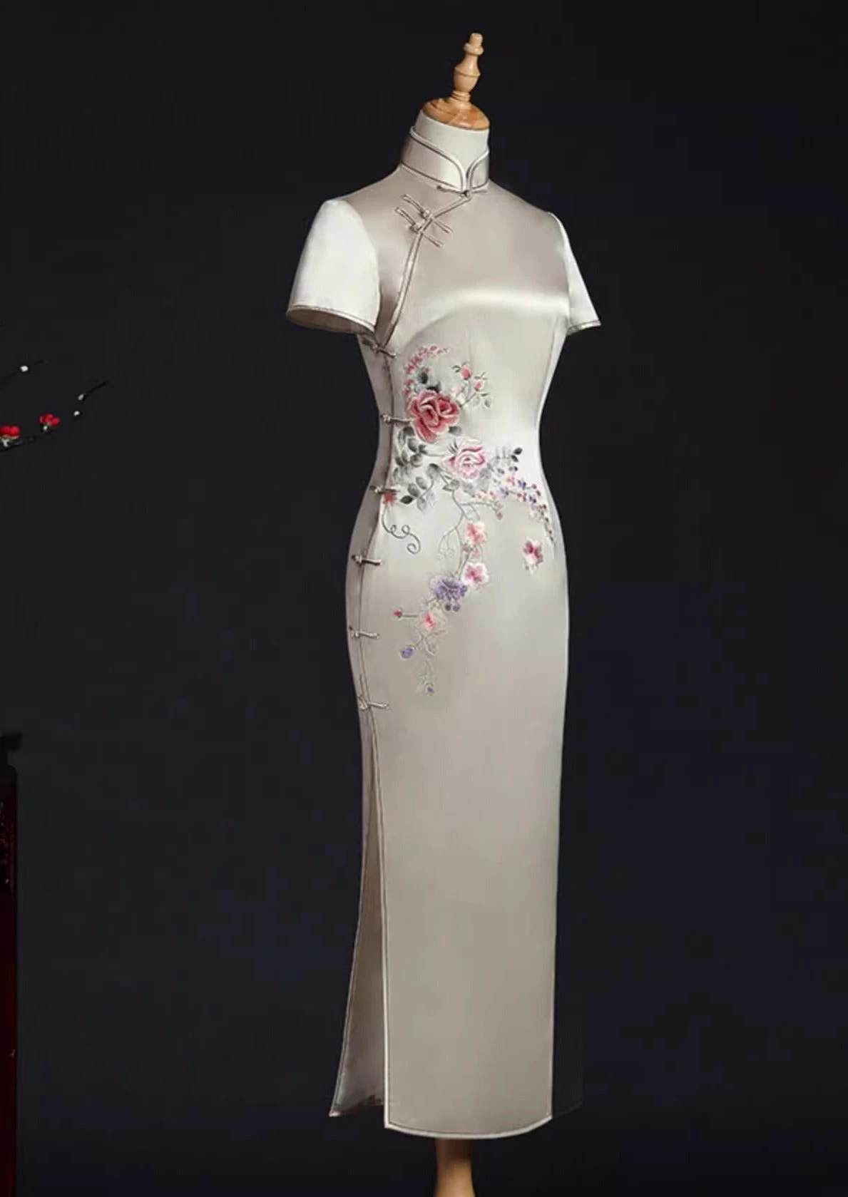 Women Modern Hanfu Silk Qipao Dress Champagne 130cm | HANFUBAO