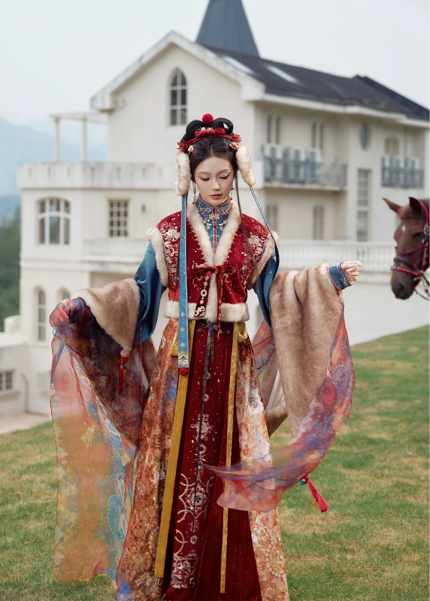 Women Modern Hanfu Faux Fur Shawl & Earmuff, Starfall White|HANFUBAO