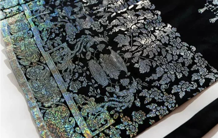 Women Modern Hanfu Ma Mian Skirt Set Black Embroidery Daily Wear | HANFUBAO