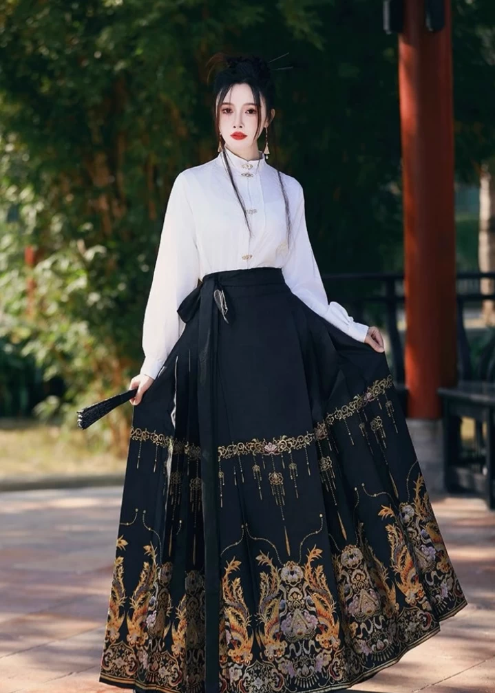 Women Plus Size Modern Hanfu Ma Mian Skirt Set, Phoenix Embroidery | HANFUBAO