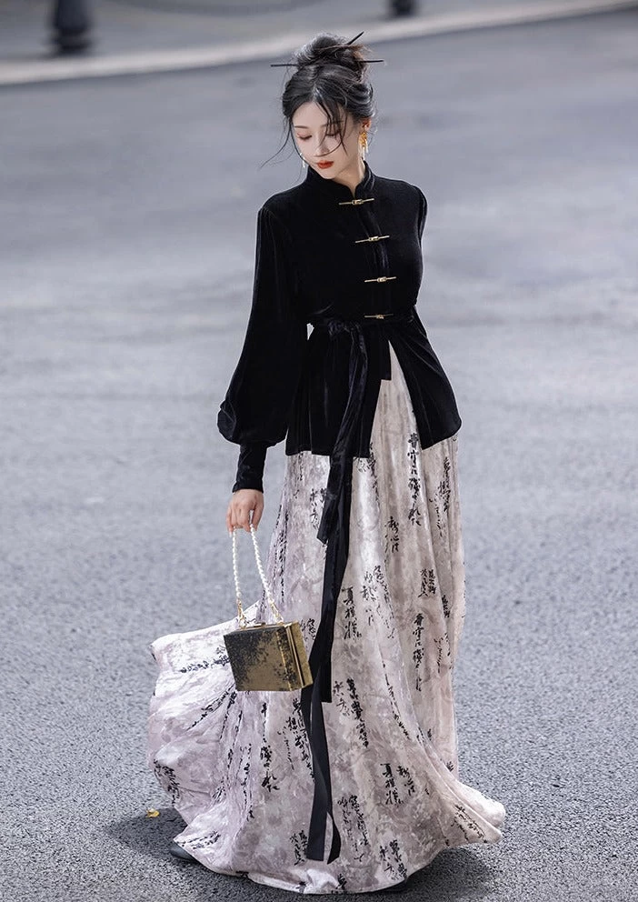 Women Daily Hanfu 2-Piece Velvet Blouse & Skirt Set Ink Black | HANFUBAO