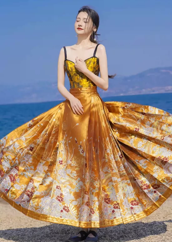 Women’s 2-Piece Modern MaMian Skirt Hanfu Set Gilded Gold | HANFUBAO