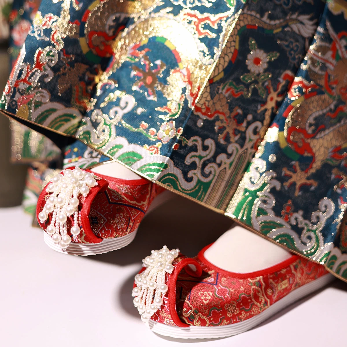 Women's Chinese Hanfu Embroidered Flats Shoes, Elegant Daily Wear | HANFUBAO