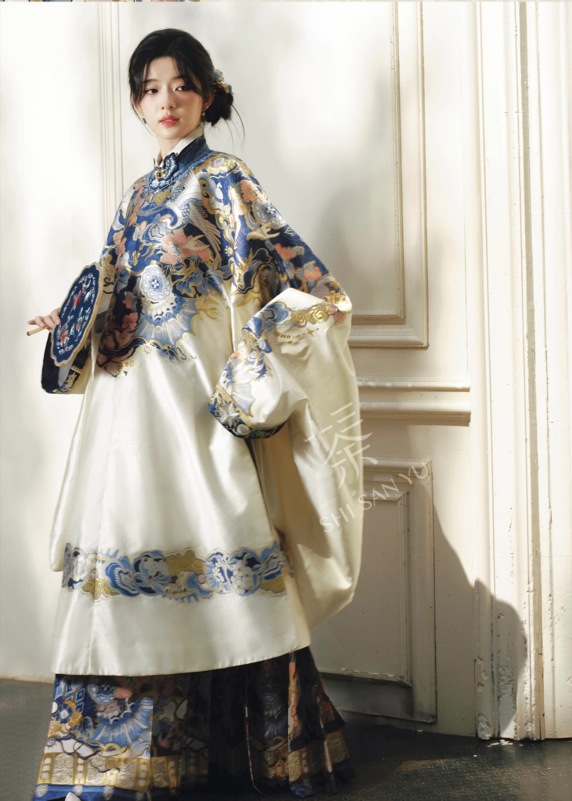 Women 2-Piece New Year Daily Hanfu Set, Embroidered Floral Skirt| HANFUBAO