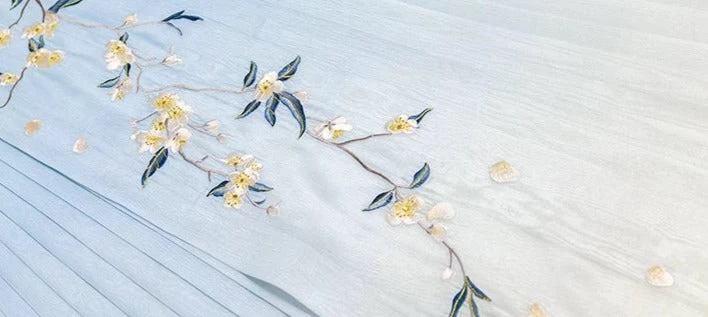 Women Modern Daily 3-Piece Ma Mian Hanfu Pear Blossom Silk Blend| HANFUBAO