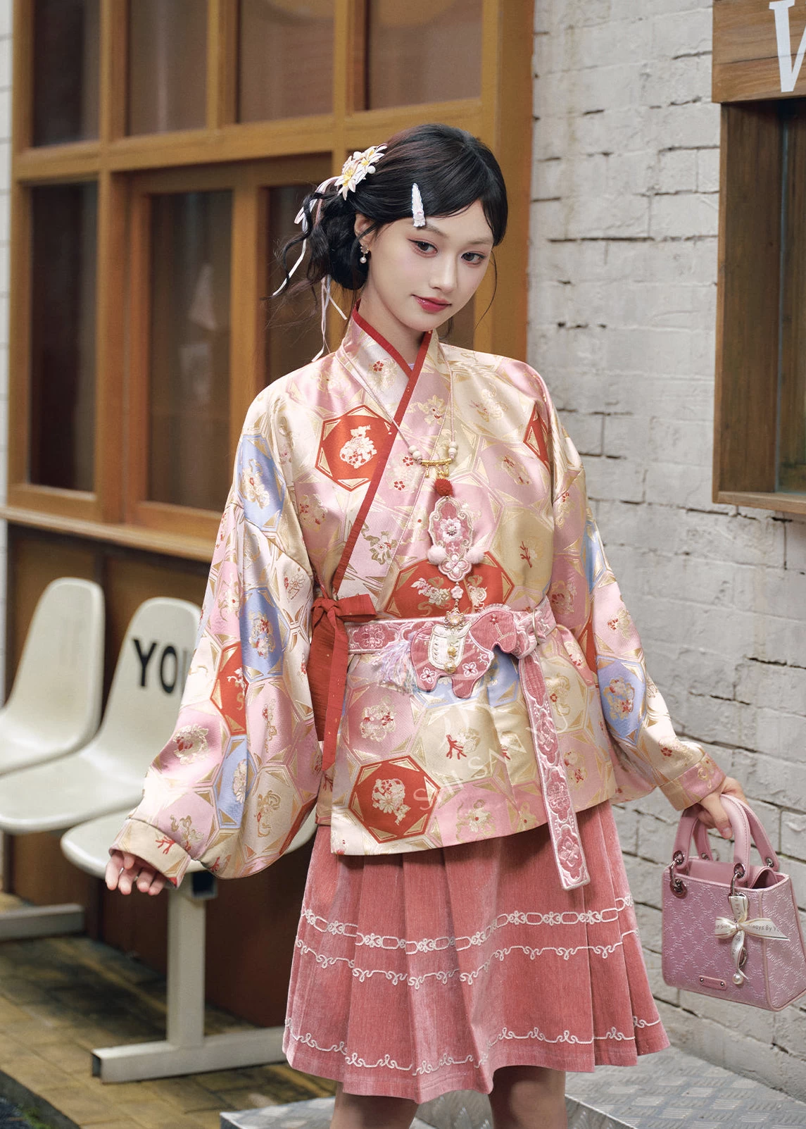 Women Modern Daily Hanfu Embroidered Pearl Cloud 4-Piece Set | HANFUBAO