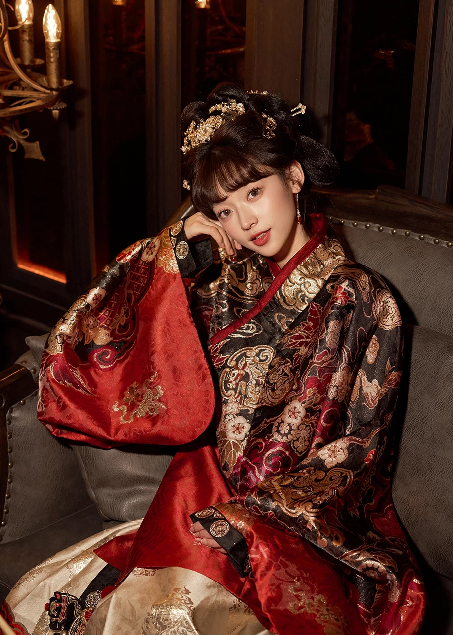 Women’s 5-Piece New Year Daily Hanfu Set, Embroidered Cloud Collar | HANFUBAO