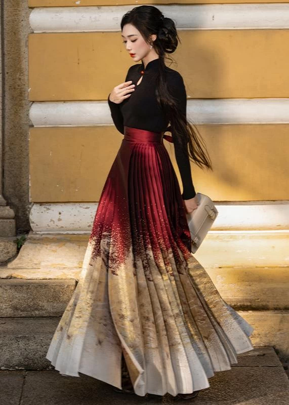 Women Modern Hanfu Ma Mian Skirt Gold Embroidered  | HANFUBAO