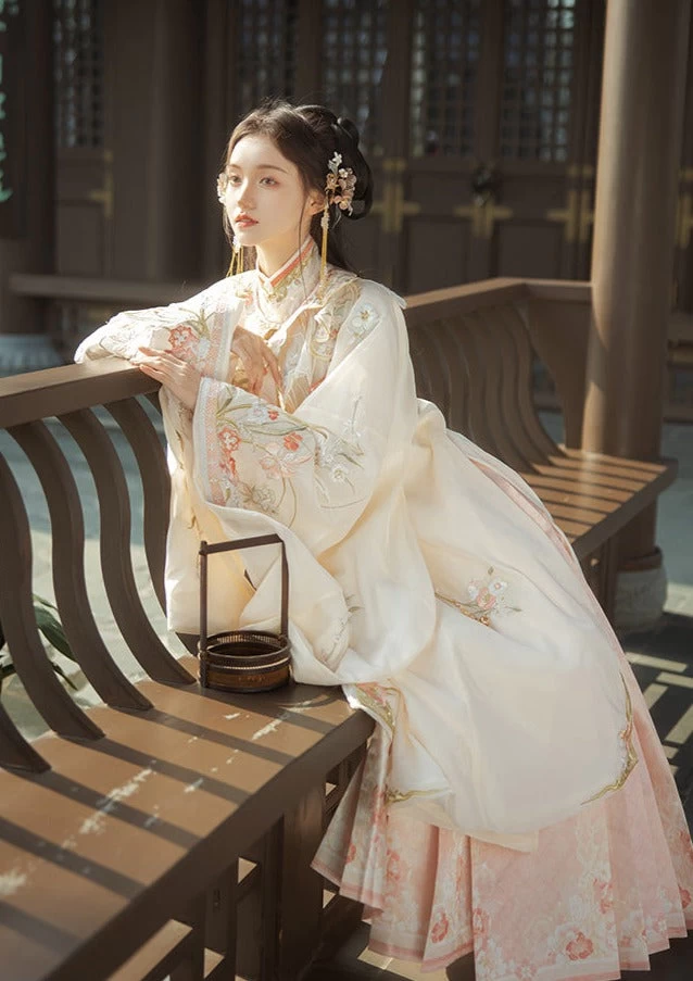 Women Modern Hanfu Embroidered Set, Floral Gown 3PCS | HANFUBAO