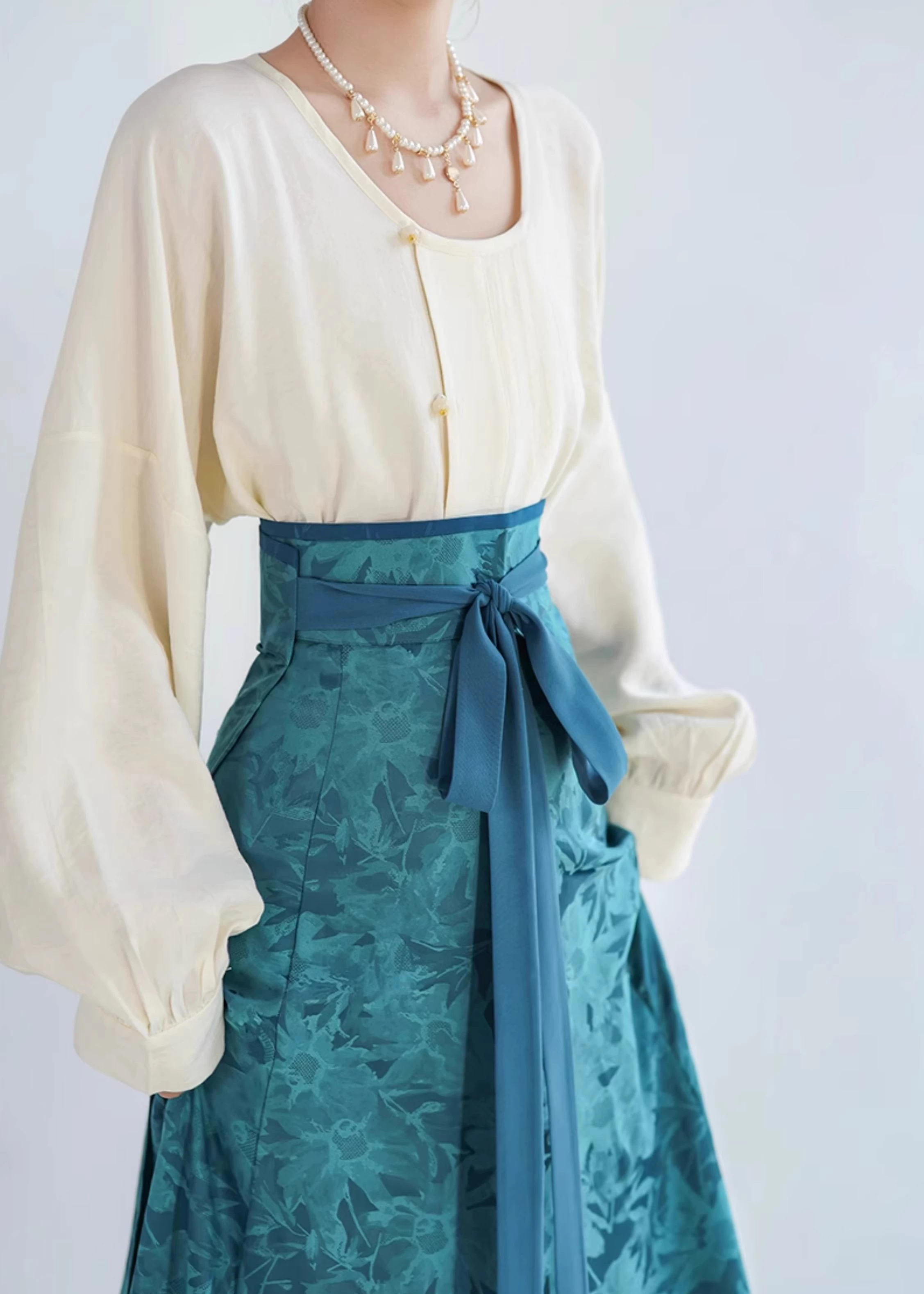 Women’s Daily Hanfu Satin Top & Skirt 7-Color Set | HANFUBAO