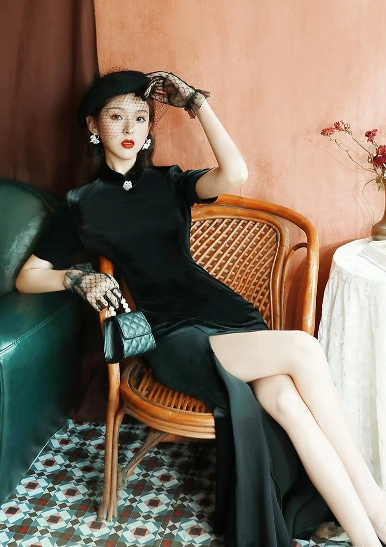 Women Modern Hanfu Velvet High-Slit Qipao Dress Red | HANFUBAO