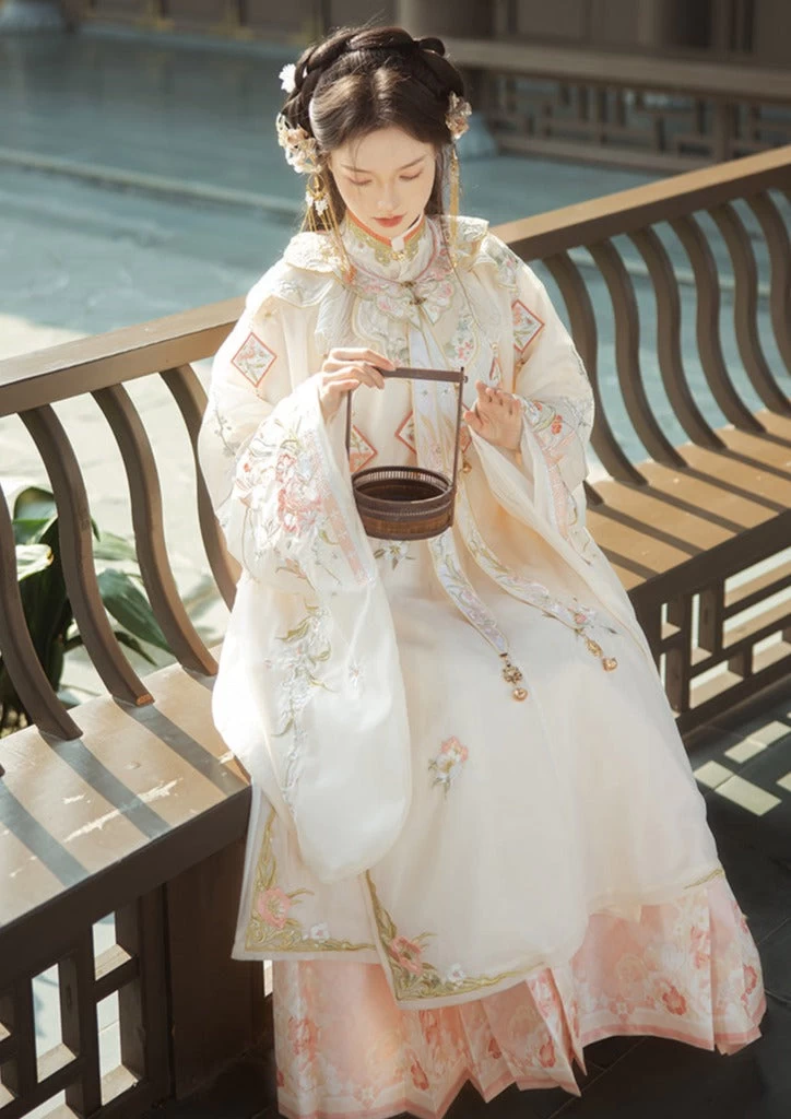 Women Modern Hanfu Embroidered Set, Floral Gown 3PCS | HANFUBAO