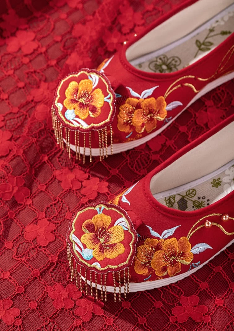 Women Silk Hanfu Wedding Shoes Red Floral Embroidery | HANFUBAO