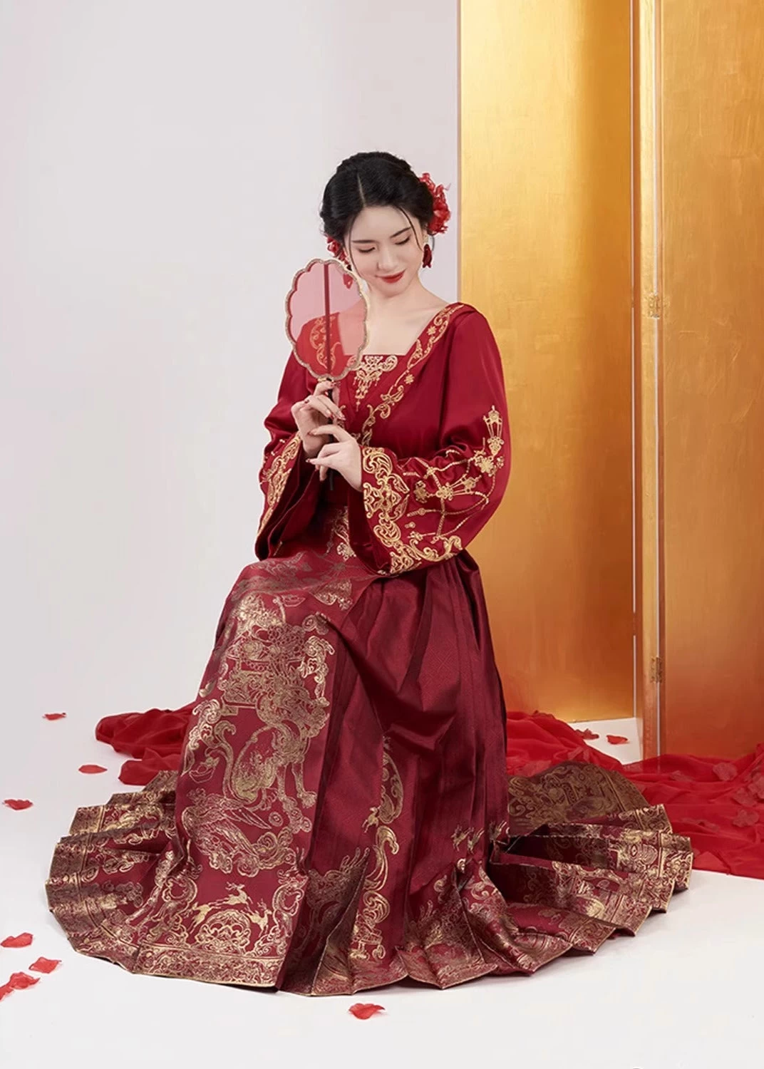 Women Modern Hanfu 3-Piece Wedding Set Pearl & Jade Embroidery | HANFUBAO