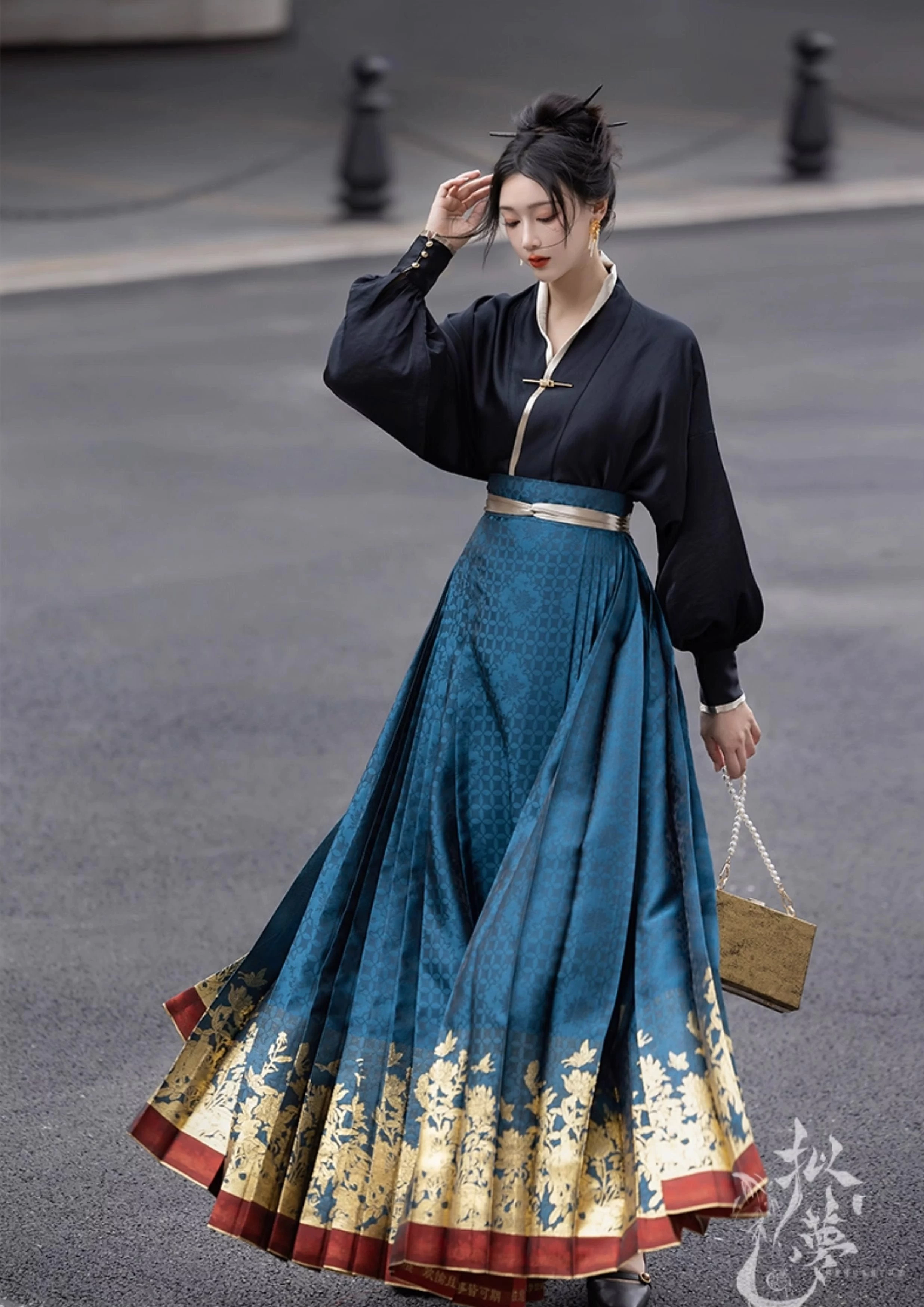 Women Modern Hanfu Cotton Blend 2-Piece Ma Mian Skirt Set (Guose) | HANFUBAO