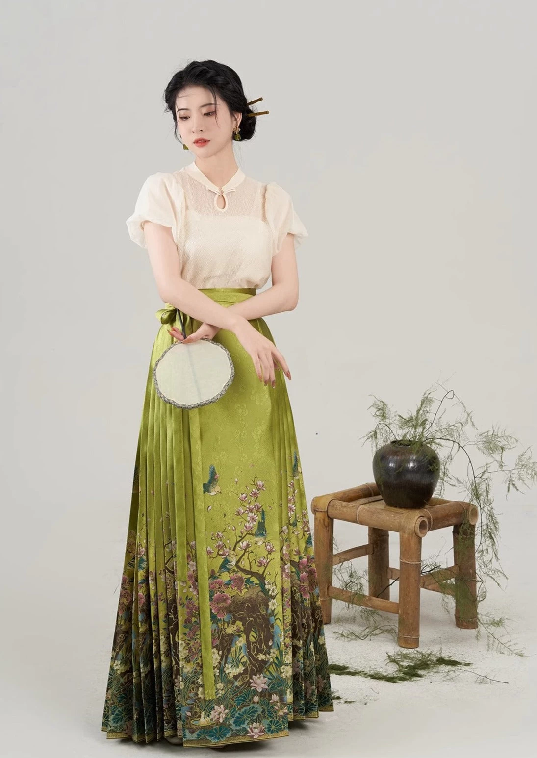 Women Modern Daily Hanfu 3-Piece Ma Mian Skirt Set Floral  | HANFUBAO