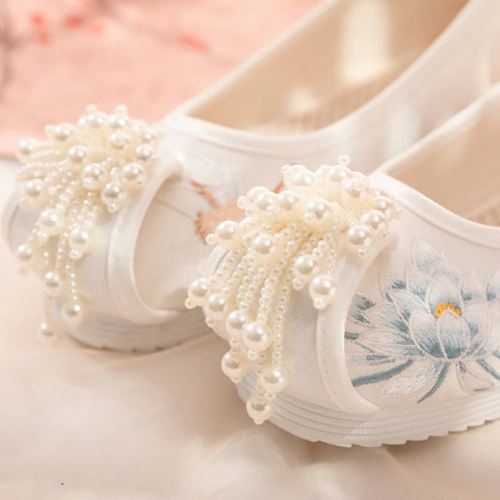 Women Hanfu Floral Embroidered Canvas Shoes for Daily Wear | HANFUBAO
