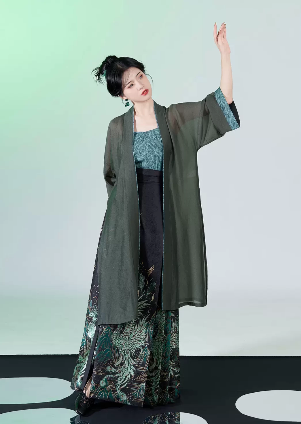 Women Modern Hanfu 3-Piece Ma Mian Skirt Set Qingyu | HANFUBAO