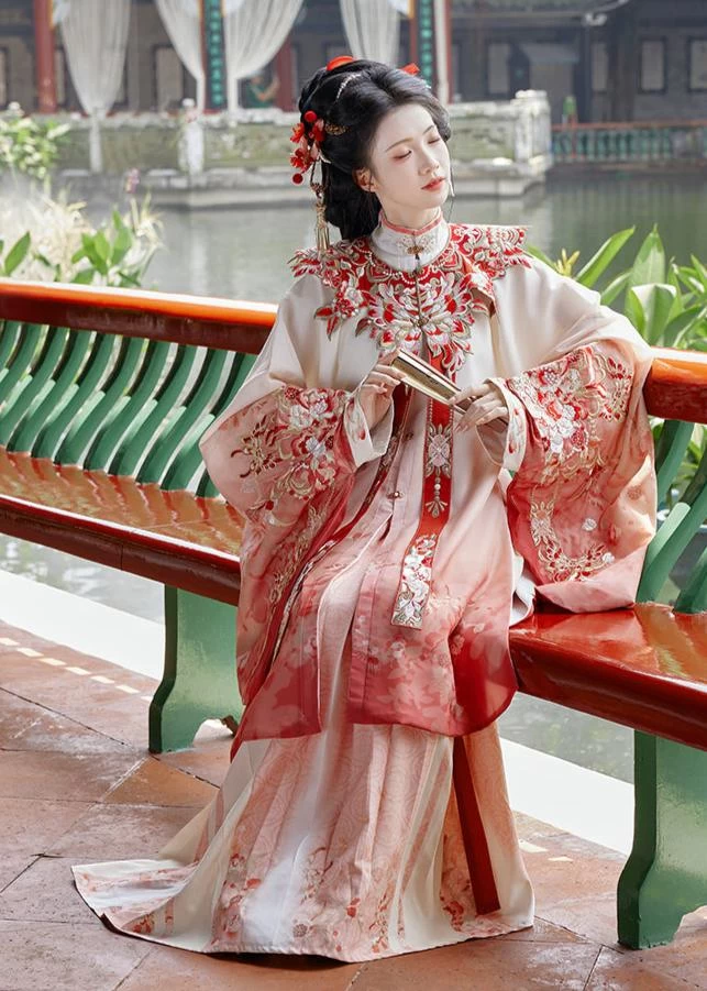 Women’s 3-Piece Embroidered Floral Yarn Hanfu Set for Daily Wear | HANFUBAO