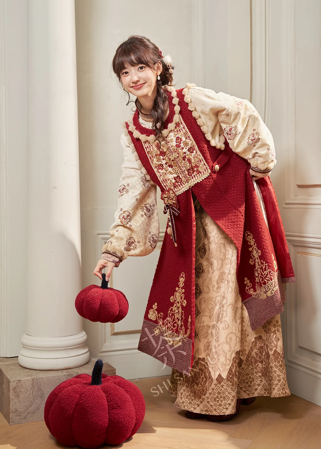 Women’s 4-Piece Daily Hanfu Set Crimson Steed Embroidered Plus Size | HANFUBAO