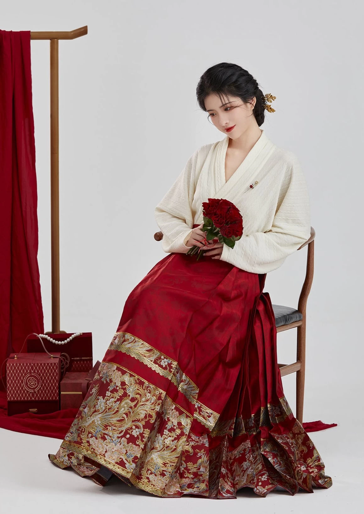 Women Modern Bridal Ma Mian Skirt Set,  (Dijie) | HANFUBAO