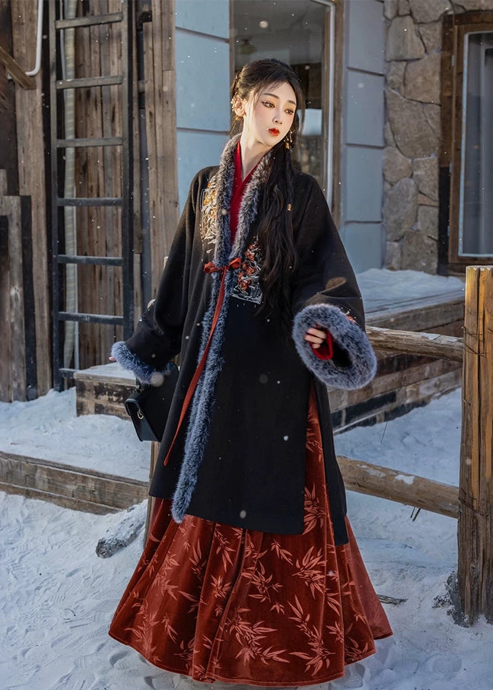 Women Modern 3-Piece Hanfu Set Snow White Embroidery  | HANFUBAO
