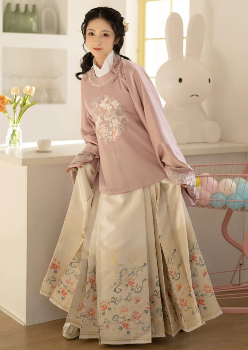 Women Modern Hanfu Ming Ma Mian Skirt Set White Embroidered Plus Size | HANFUBAO