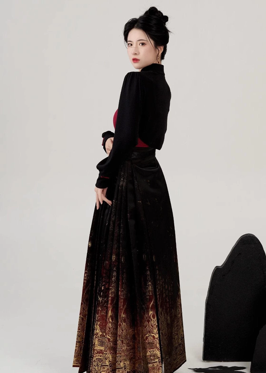 Women's Modern 3-Piece Ma Mian Skirt Hanfu Set in Cinnabar| HANFUBAO