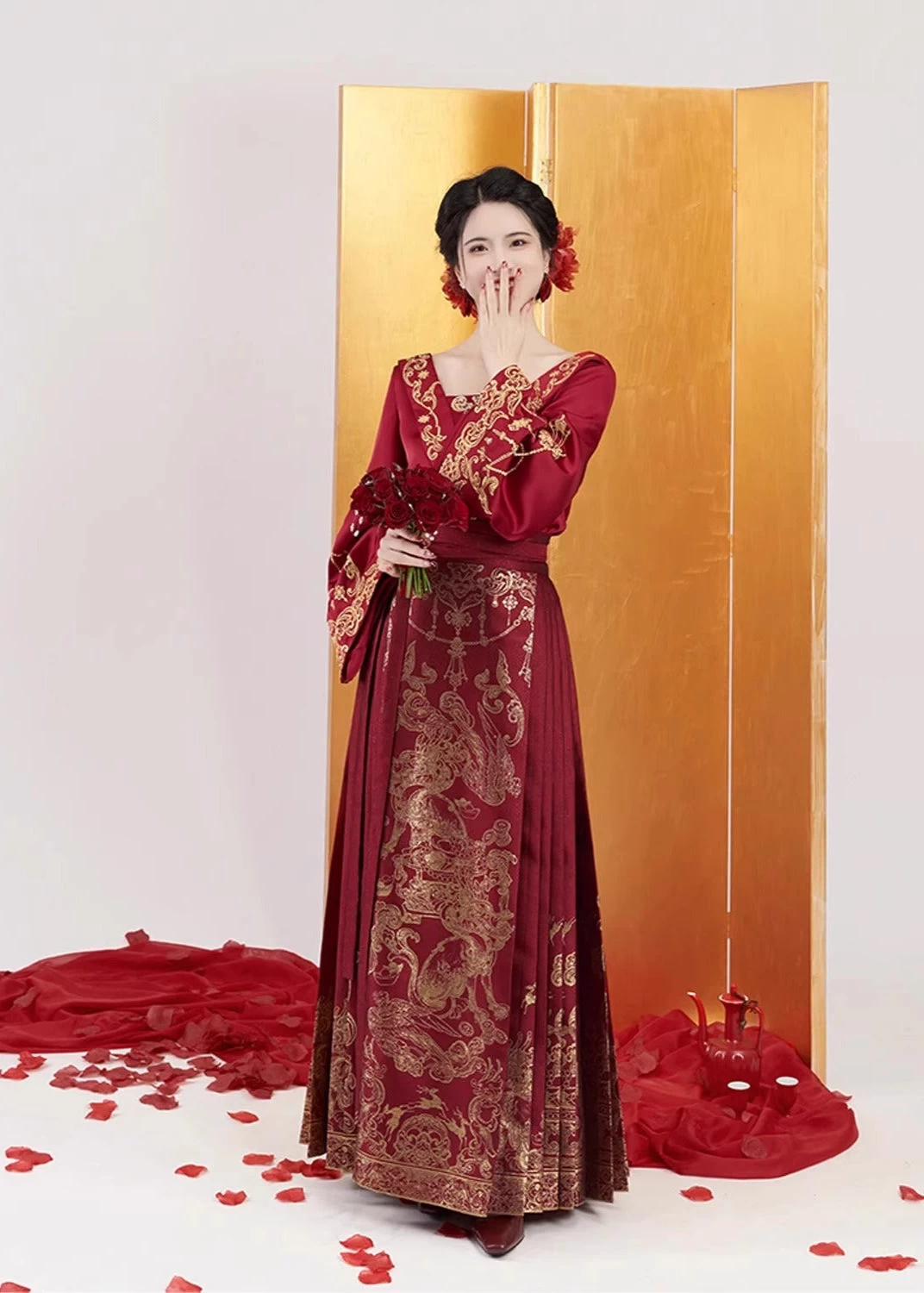 Women Modern Hanfu 3-Piece Wedding Set Pearl & Jade Embroidery | HANFUBAO