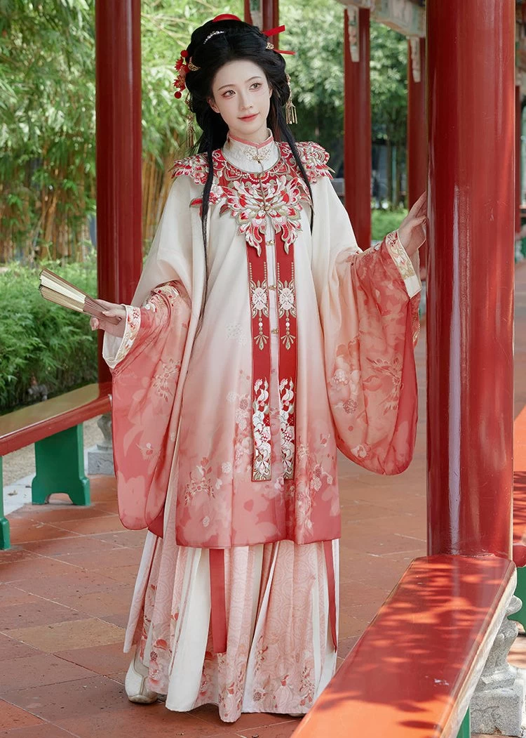 Women’s 3-Piece Embroidered Floral Yarn Hanfu Set for Daily Wear | HANFUBAO